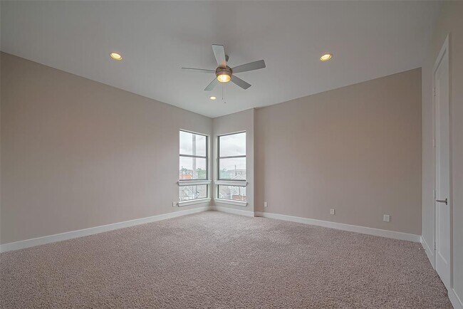 Building Photo - 1305 Laird St
