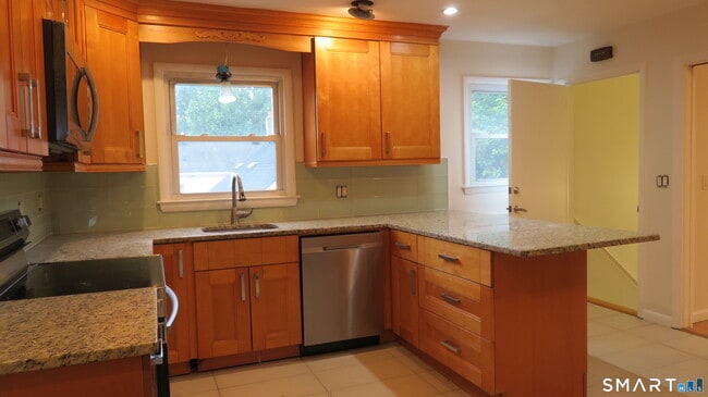 Building Photo - 24 Congress St