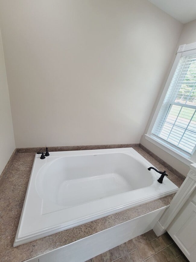 Building Photo - Beautiful Brick Ranch in Campbell County