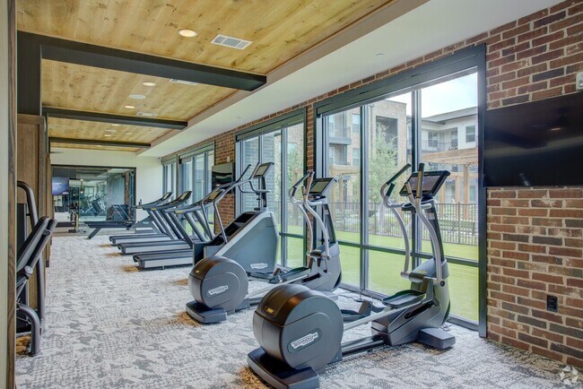 Building Photo - Start Fresh with 1 Month Free Rent