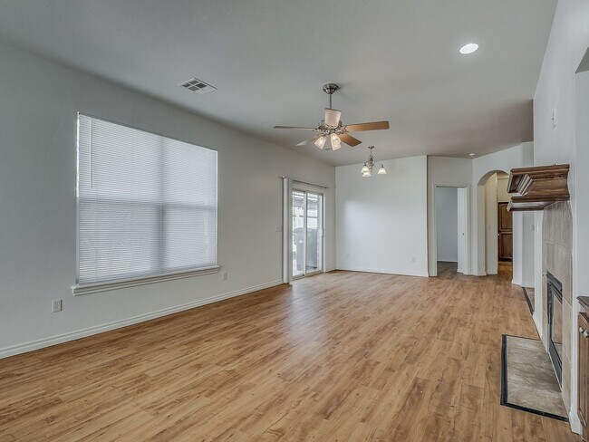 Building Photo - 11405 NW 121st Pl