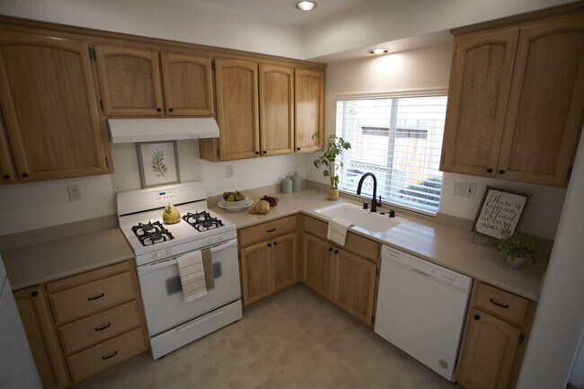 Building Photo - 8 Constantine Ct