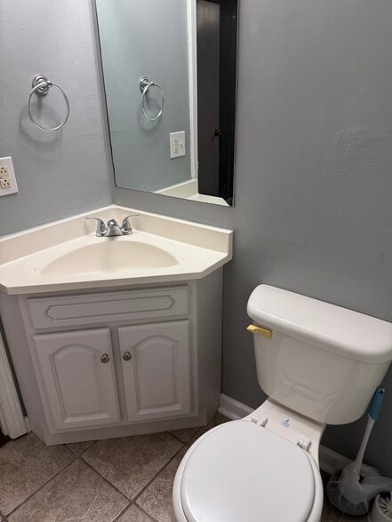 Building Photo - 1601 Steadmantown Ln