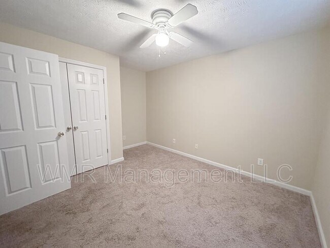 Building Photo - 410 Bubble Creek Ct