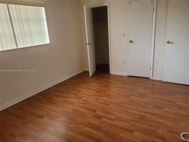 Building Photo - 8475 SW 137th Ave
