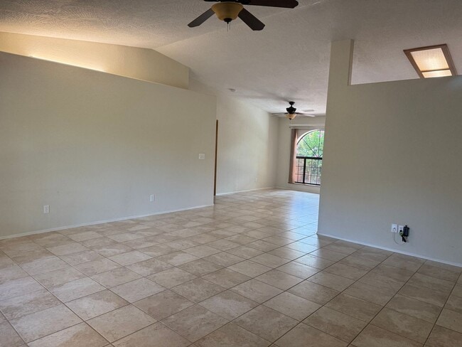Building Photo - Desirable Uptown Sedona In the Orchards 3 ...