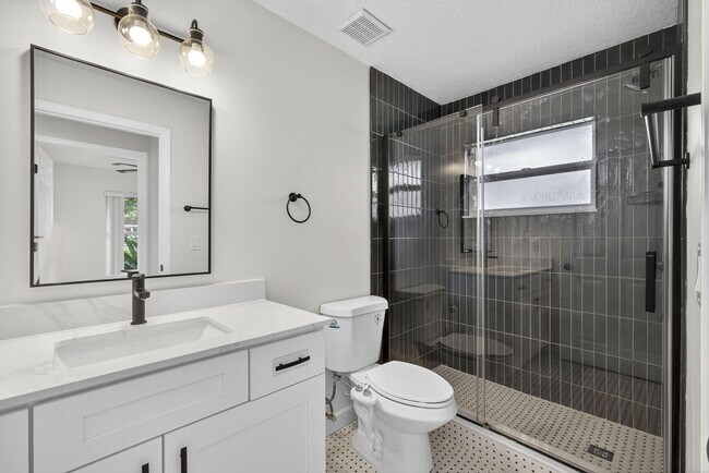 Building Photo - 1135 Staghorn St
