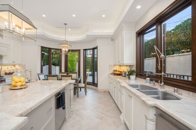 Building Photo - Beverly Hills Luxury Villa with Resort-Style Pool & Spa