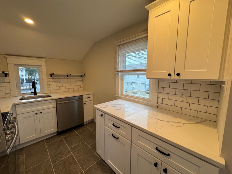 Building Photo - 321 Wesley Ave