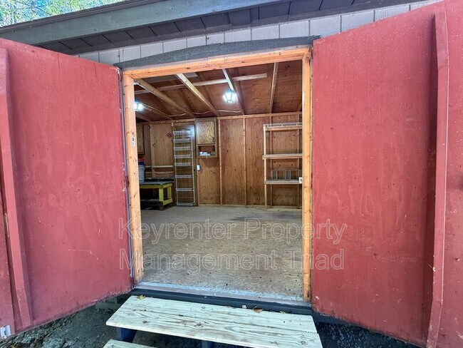 Building Photo - 7472 Middlestream Rd