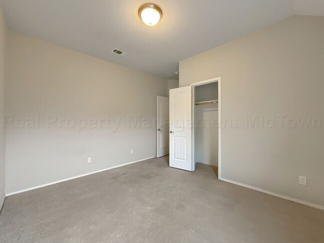 Building Photo - 2053 Leonard Ranch Rd