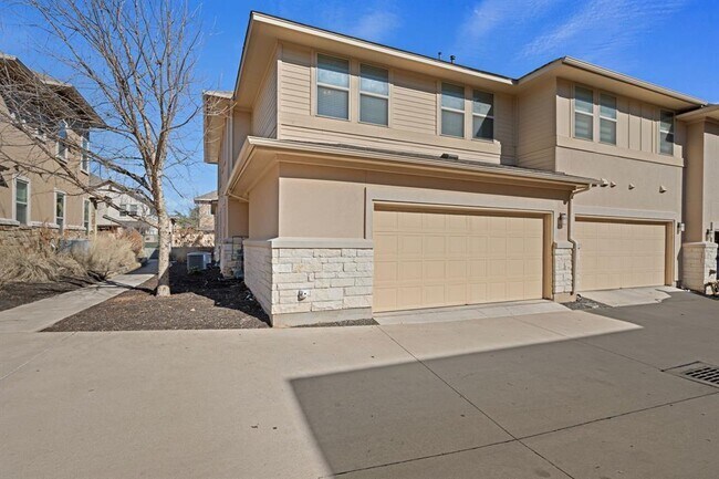 Building Photo - 13800 Lyndhurst St