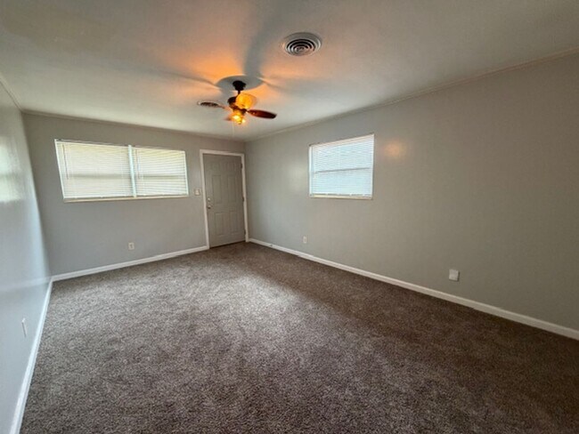 Building Photo - 107 Jackson St NW