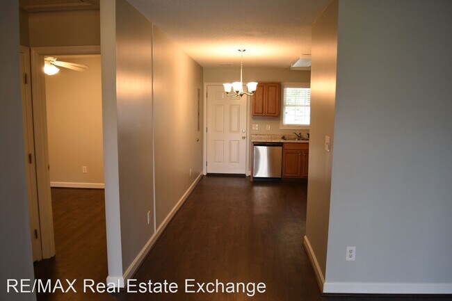 Building Photo - 1000-1008 Pinecrest Dr