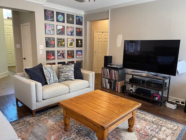 Downstair Living Area - 328 Auburn Way