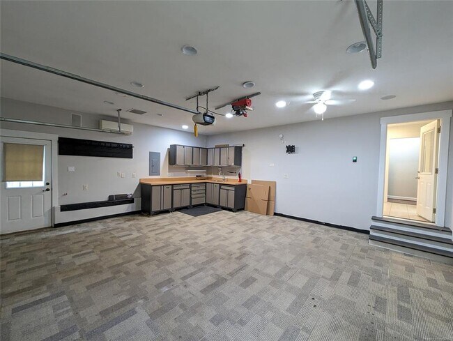 Building Photo - 732 W Andrews Xing