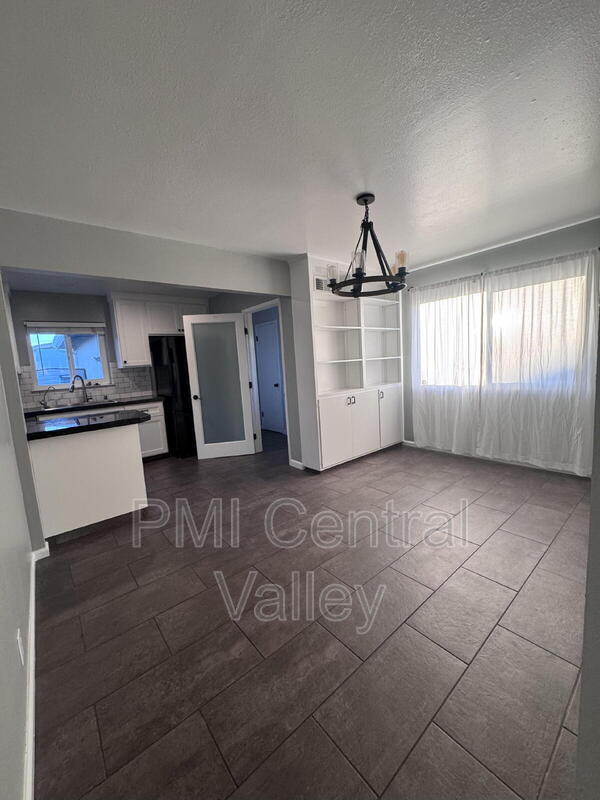 Building Photo - 1314 Carolyn Ave