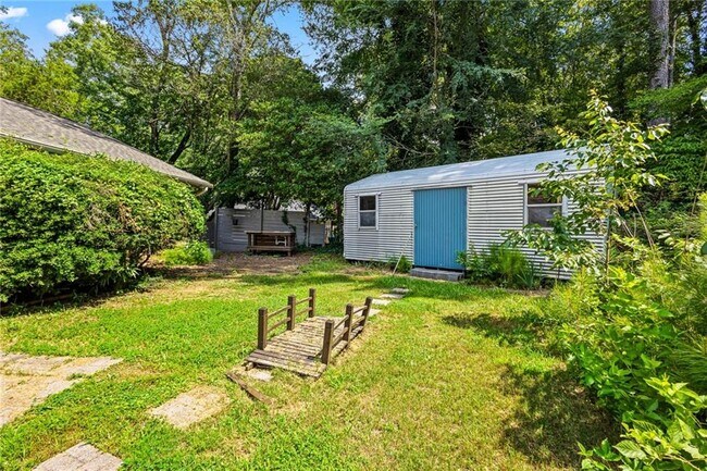 Building Photo - 824 Hickory Ridge Rd SW