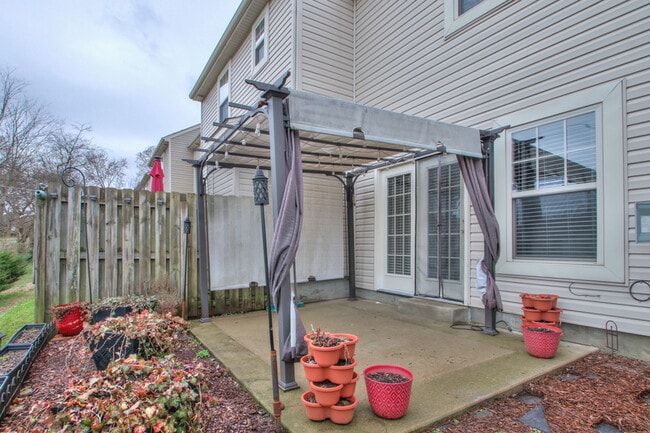 Building Photo - 735 Tulip Grove Rd