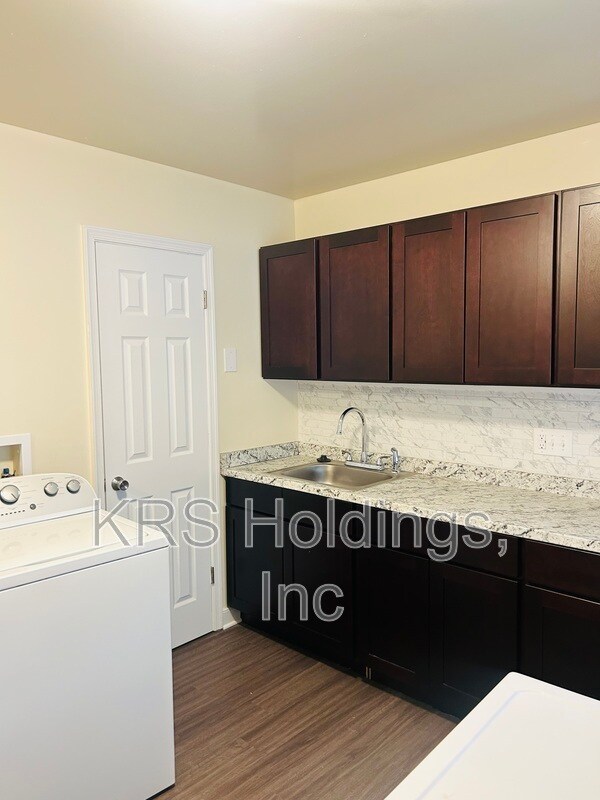 Building Photo - 5238 Goolsby Ct