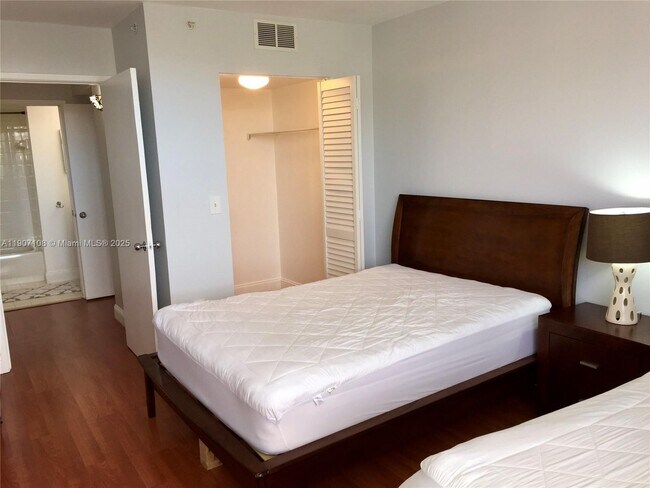 Building Photo - 19555 E Country Club Dr