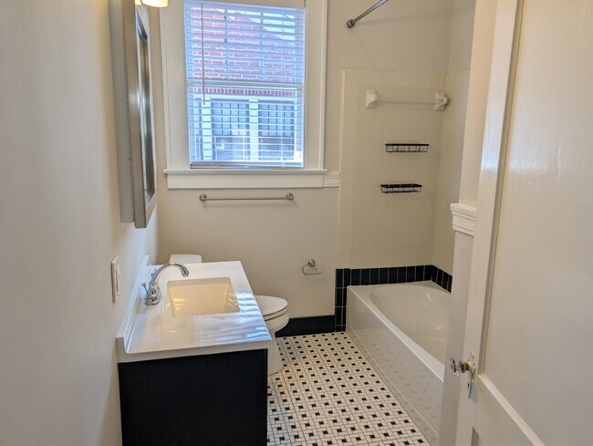 Building Photo - 1117 Kinard Ct