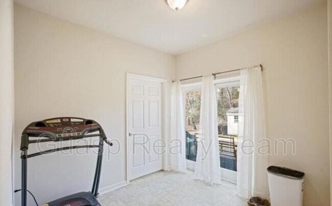 Building Photo - 12326 Willow Woods Dr