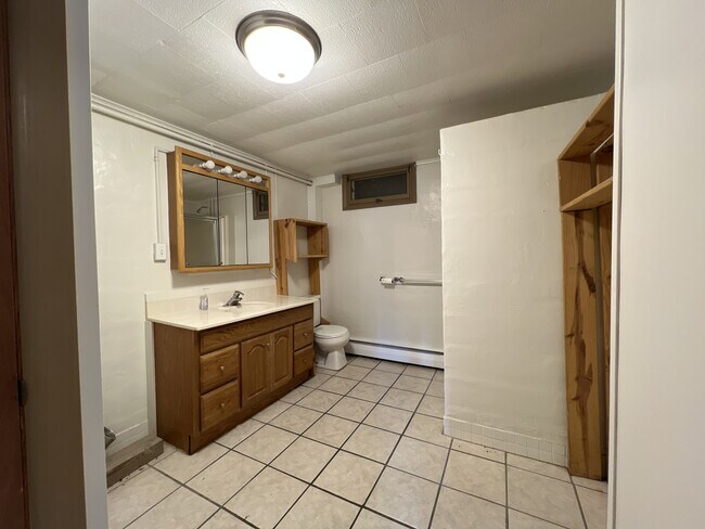 Building Photo - 1245 High Bluff St