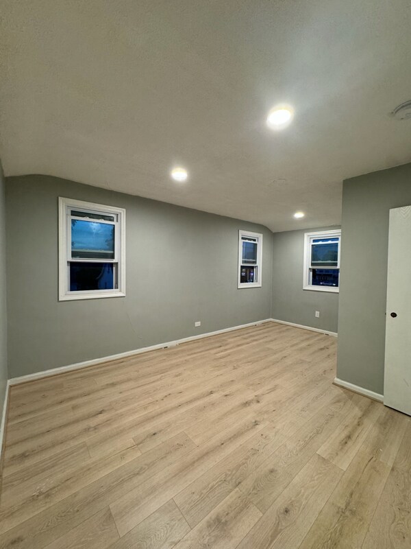 Building Photo - 7584 Hudson Ave