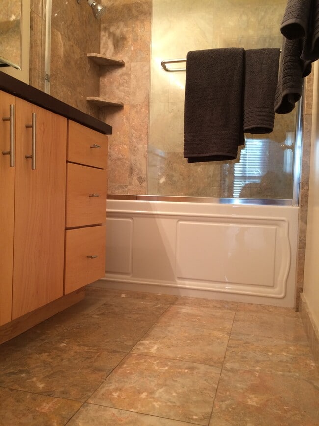 Building Photo - 1440 Veteran Ave