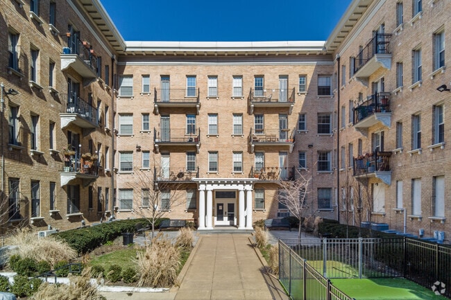 Building Photo - Adams Court