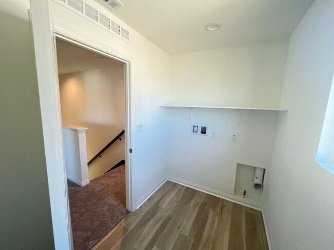 Building Photo - 21469 Thomas Ct