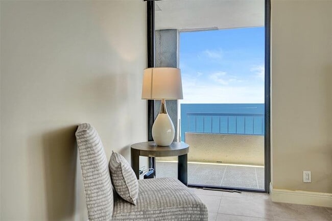 Building Photo - 5510 N Ocean Dr