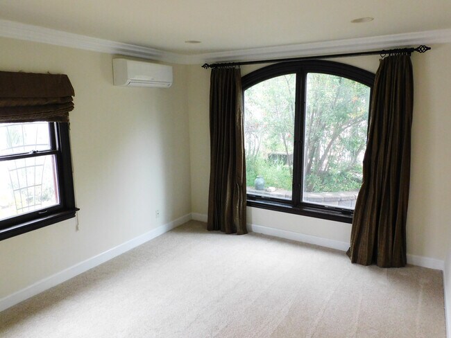 Building Photo - 56 La Venezia Ct