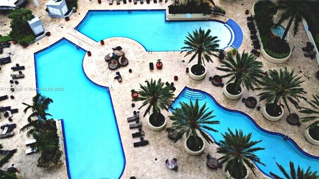 Building Photo - 253 NE 2nd St