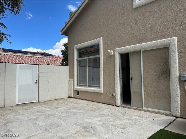 Building Photo - 2427 Cliffwood Dr