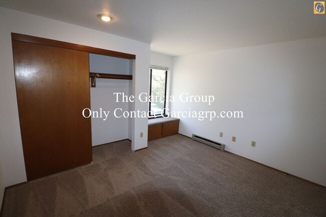 Building Photo - 10634 SW 49th Ave