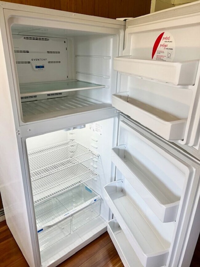 Building Photo - Freshly Renovated Studio Apt. With All Uti...