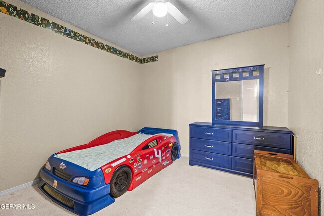 Building Photo - 9304 W Osborne Rd