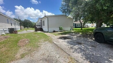 Building Photo - 515 Cruse Dr