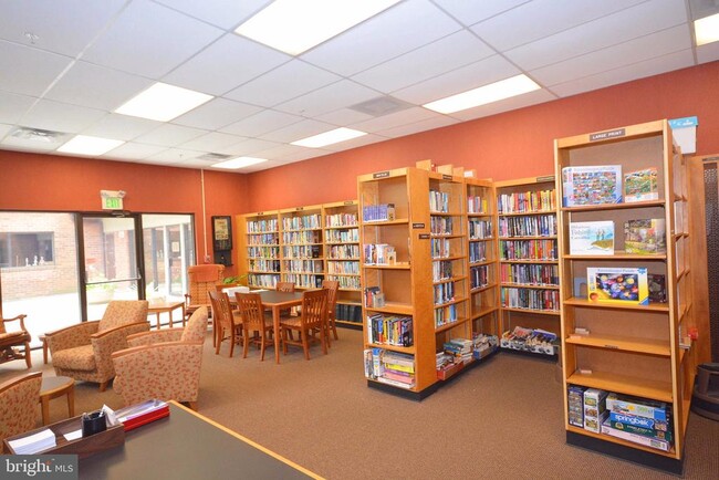 Building Photo - 928 Beacon Way