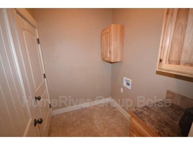 Building Photo - 3142 W Ravenna St