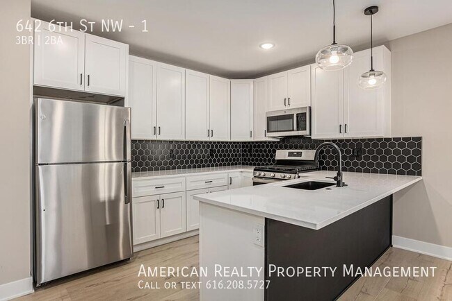 Building Photo - 642 6th St NW