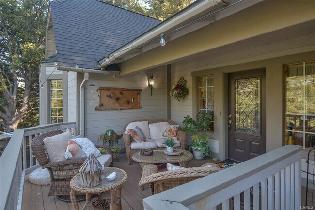 Building Photo - Charming Mountain Retreat across from Golf Course