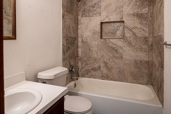 Building Photo - 109 Joe Rice Dr