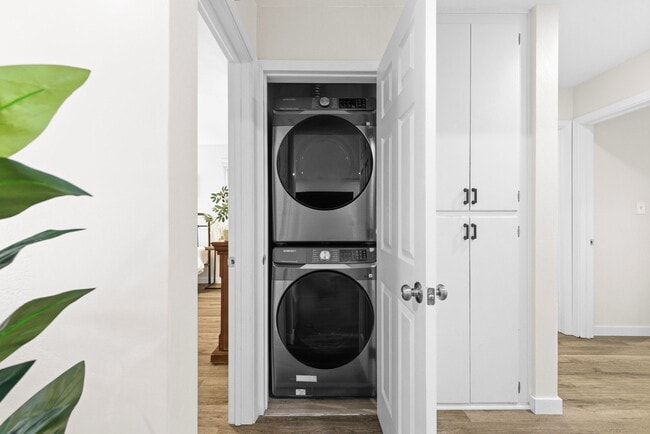 Building Photo - 1404 Lieta St