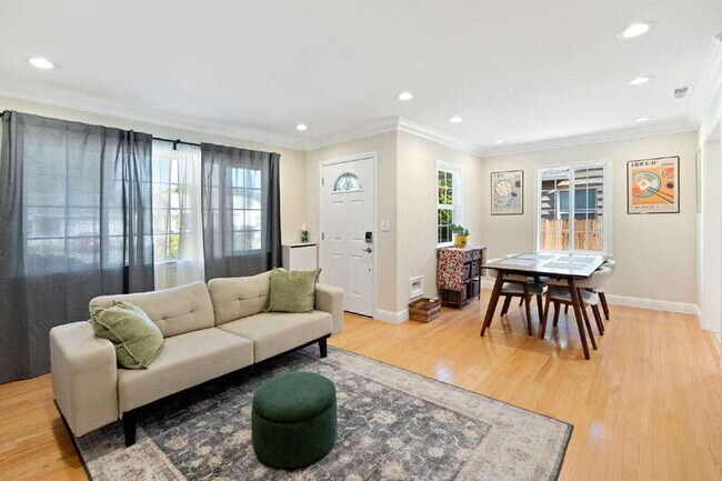 Building Photo - 4311 Cabrillo Way