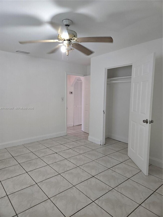 Building Photo - 2325 Madison St