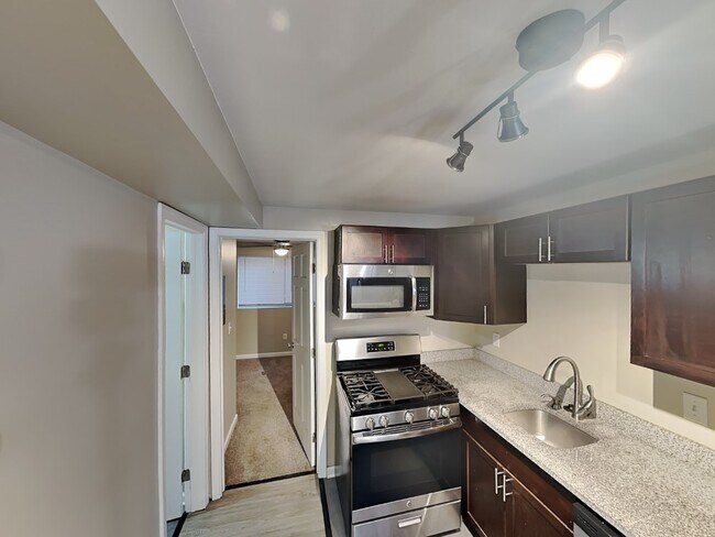 Building Photo - Lantern Square Apartments-A3