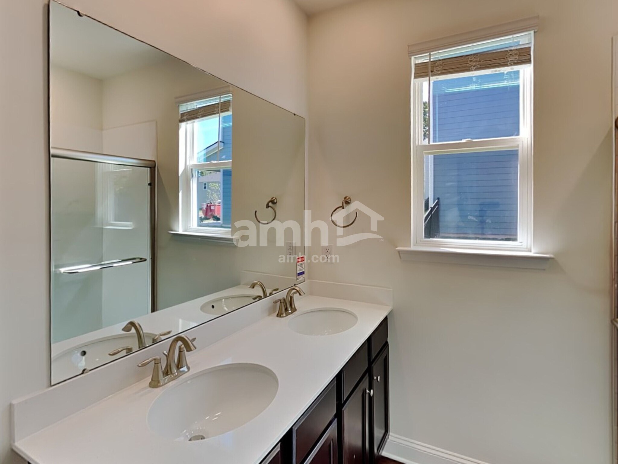 Building Photo - 566 Rivermist Dr